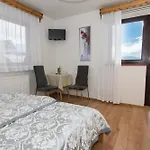 I Goscinne U Trebuni Privatunterkunft *